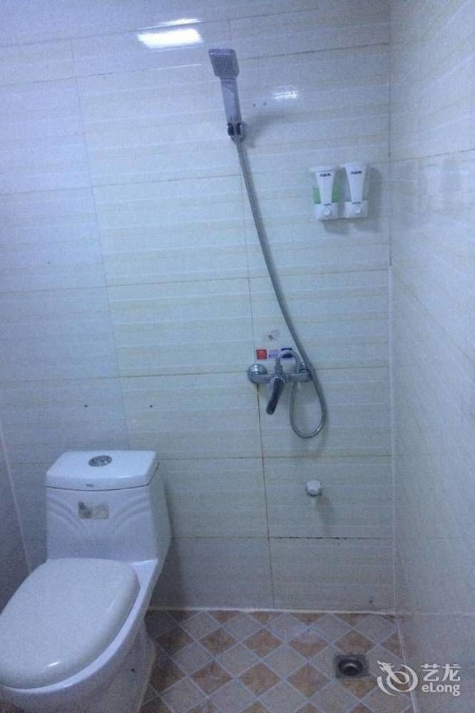 Guilin Tianyi Business Hotel Екстер'єр фото