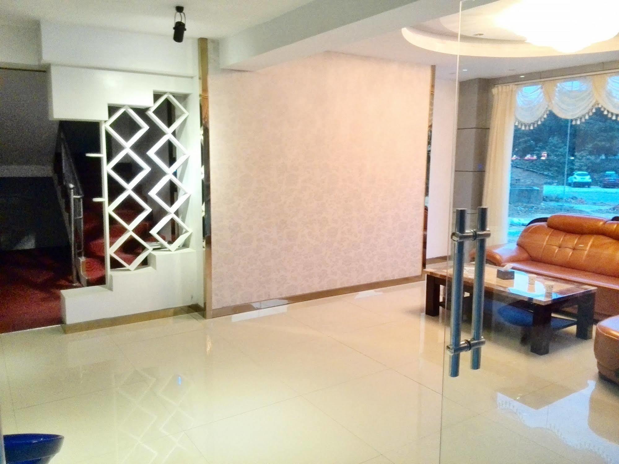 Guilin Tianyi Business Hotel Екстер'єр фото