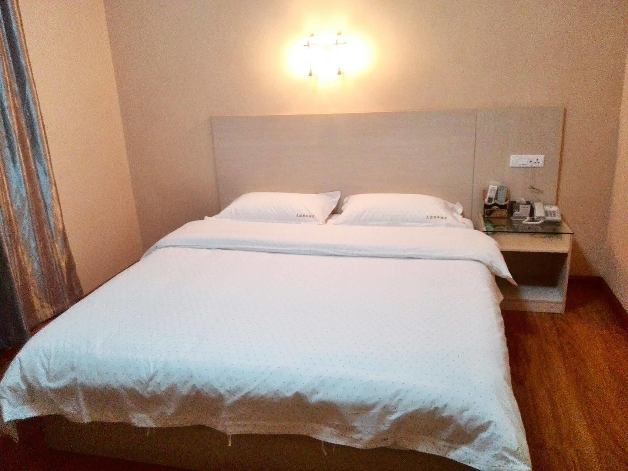 Guilin Tianyi Business Hotel Екстер'єр фото
